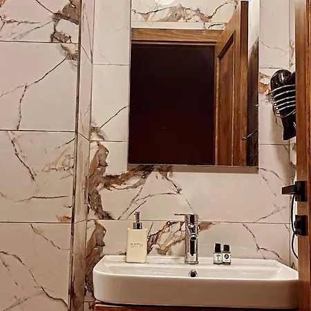 Cemre * Κωνσταντινούπολη